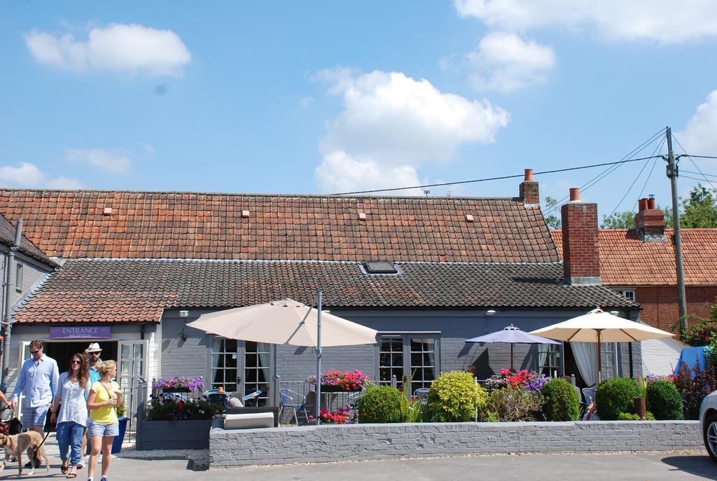 The Angel Inn Warminster Bagian luar foto