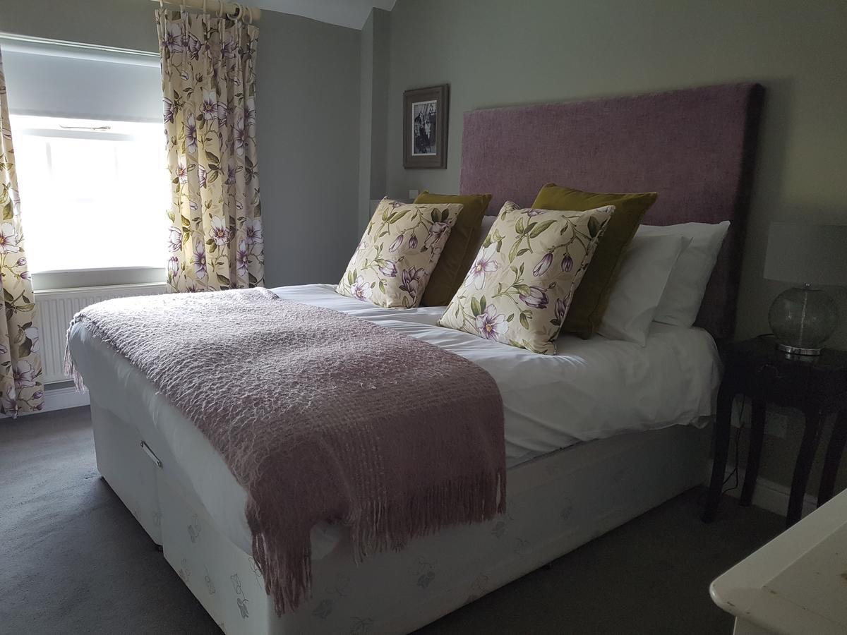 The Angel Inn Warminster Bagian luar foto