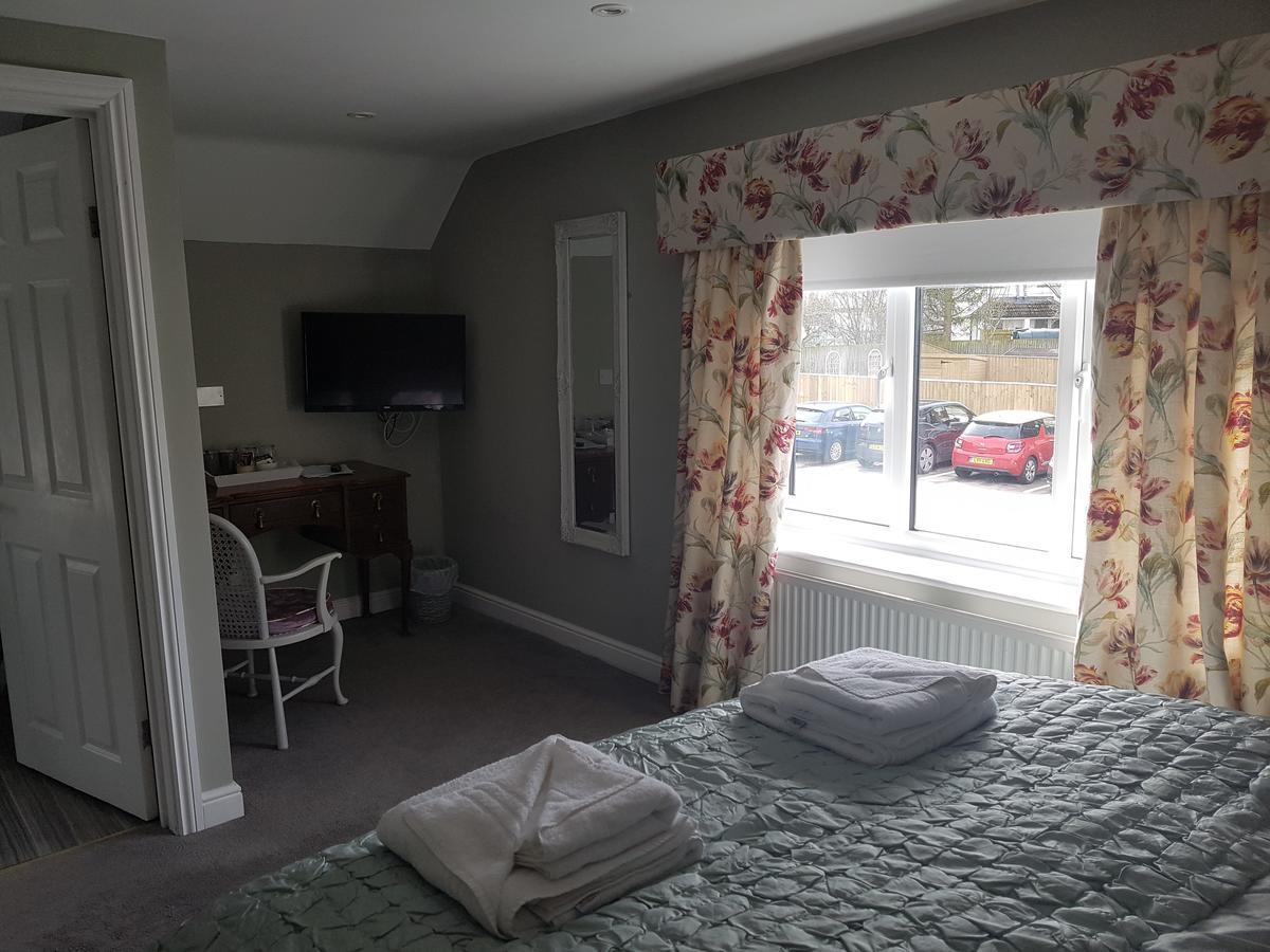 The Angel Inn Warminster Bagian luar foto
