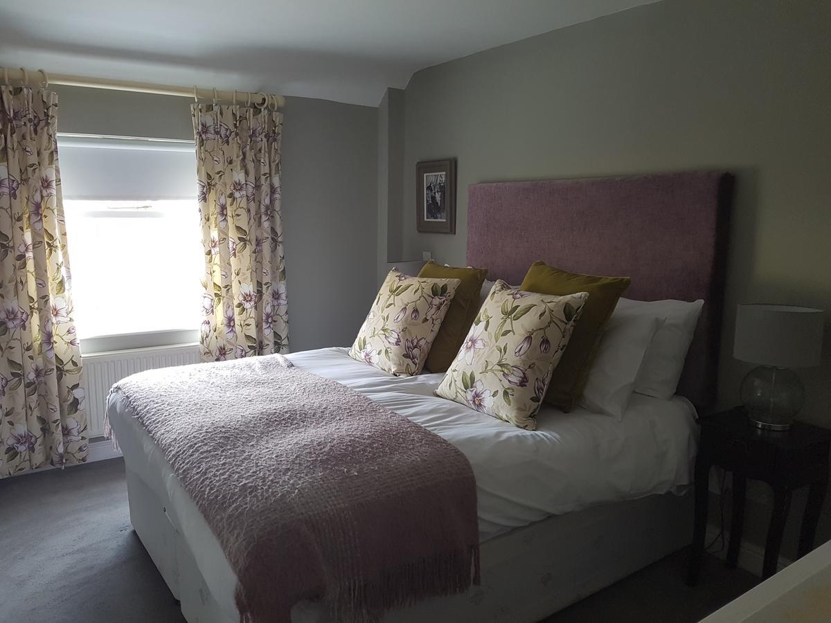 The Angel Inn Warminster Bagian luar foto